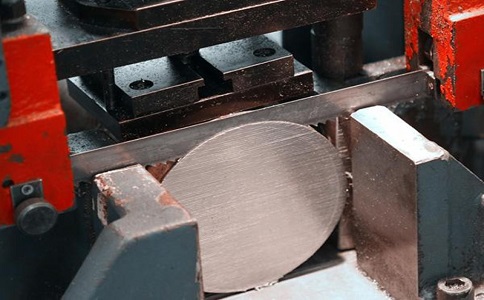 蚌埠双金属带锯条牙齿碎裂或折断的原因是什么？